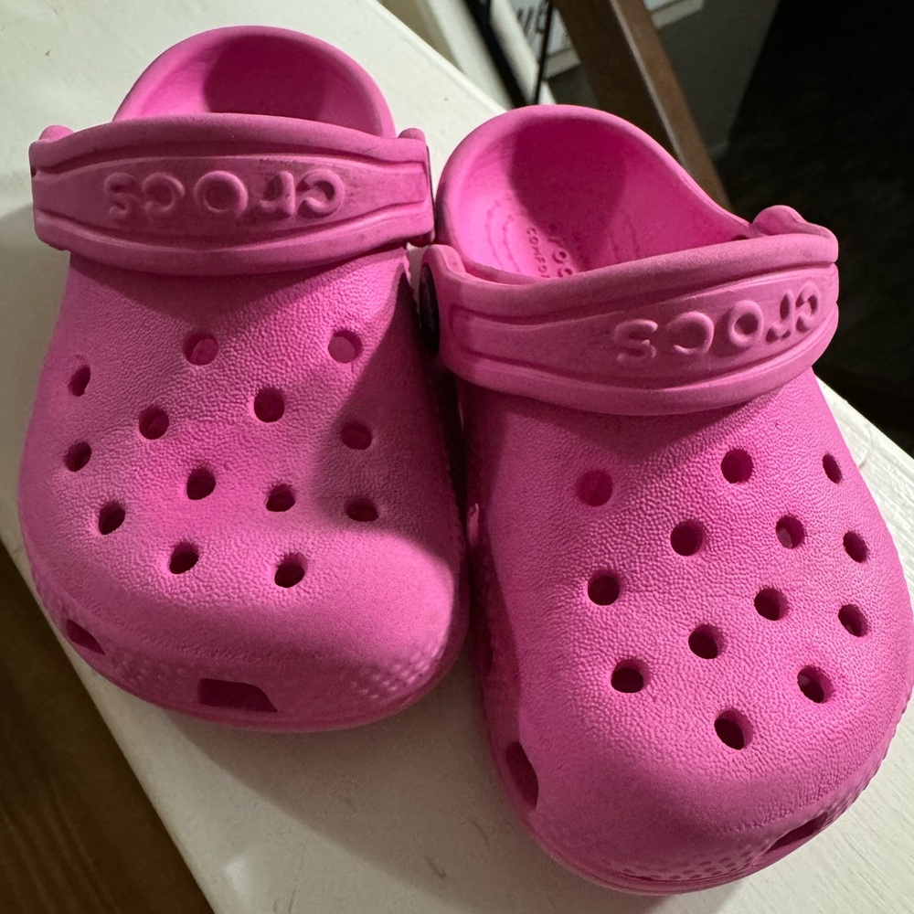 Crocs toddler clog size 6 pink